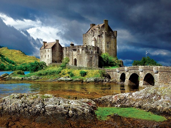 Buffalo Games (17056) - "Eilean Donan Castle, Scotland" - 750 Teile Puzzle