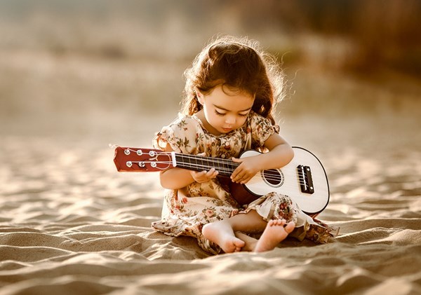 Castorland (B-52288) - "Kleines Mädchen mit der Gitarre" - 500 Teile Puzzle